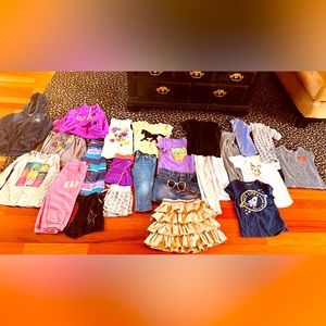 Girls size 6/7 clothing bundle! 40 items including a like new north face jacket